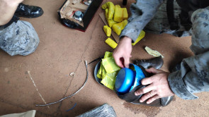 Dupla é presa pela PM após cão farejador encontrar drogas em ônibus em Dourados