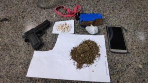 Após denúncias sig prende mulher por tráfico de drogas na vila Cachoeirinha