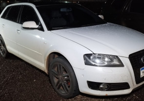 Defron prende dupla com carga milionária de cocaína