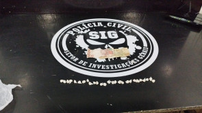 SIG investigando furto de bicicleta fecha 'boca de fumo' no Jardim Itália; mulher é presa