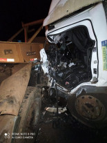 Douradense morre após colisão entre caminhão e carreta na BR-163 em Rio Brilhante