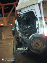 Douradense morre após colisão entre caminhão e carreta na BR-163 em Rio Brilhante