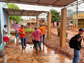 [Fotos]: Secretaria de Obras e Defesa Civil iniciam trabalhos de recuperação após forte chuva