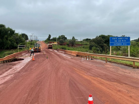 [Fotos]: Secretaria de Obras e Defesa Civil iniciam trabalhos de recuperação após forte chuva