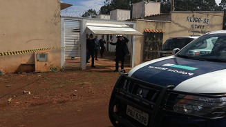 Bandido correu para kitnet, onde morreu. (Foto: Dayene Paz)