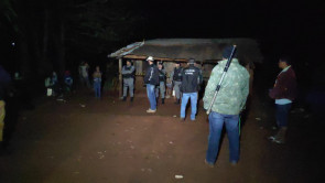 Mulher é presa acusada de matar o marido com uma facada no peito em Dourados