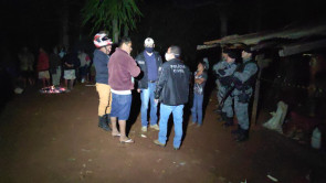 Mulher é presa acusada de matar o marido com uma facada no peito em Dourados