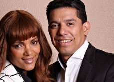 Flordelis ao lado do pastor Anderson do Carmo. (Foto: reprodução)