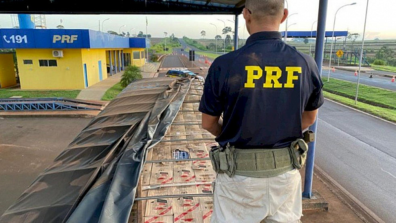 Prf Apreende 600 Mil Maços De Cigarros Contrabandeados Em Caminhão Roubado Ligado Na Notícia