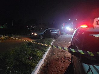 Carro em que a vítima era levada ao hospital quando morreu; Foto: Antônio Coca