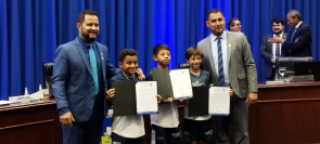 Jogadores e diretores do Pró Gol são homenageados na Câmara Municipal por conquista de campeonato