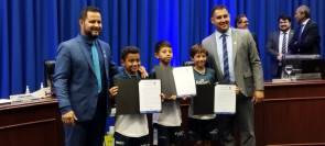 Jogadores e diretores do Pró Gol são homenageados na Câmara Municipal por conquista de campeonato