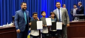 Jogadores e diretores do Pró Gol são homenageados na Câmara Municipal por conquista de campeonato