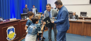 Jogadores e diretores do Pró Gol são homenageados na Câmara Municipal por conquista de campeonato