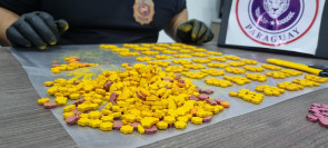 Dominicana é presa com quase 12 mil doses de ecstasy em aeroporto