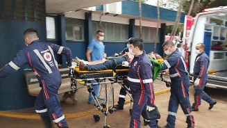 Bruno respira com ajuda de aparelhos; Foto: Ligado Na Notícia