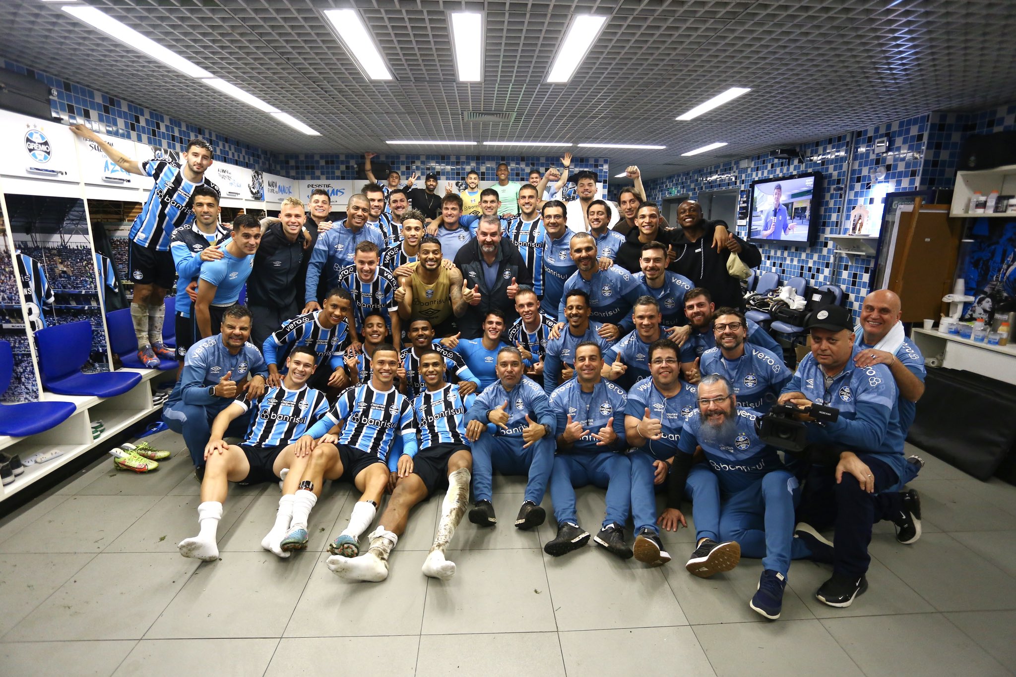 Nos pênaltis, Grêmio vence Bahia e garante vaga nas semifinais da Copa do  Brasil