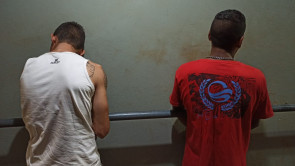 Dupla é presa pela GM com duas armas em Dourados; um 38 e uma escopeta calibre 12