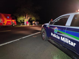 Motorista morre ao perder controle do carro e bater contra árvore em Deodápolis