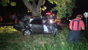 Motorista morre ao perder controle do carro e bater contra árvore em Deodápolis