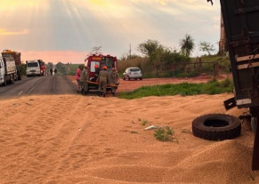 Acidente envolvendo carretas mata motorista e deixa outro ferido entre Ivinhema e Deodápolis