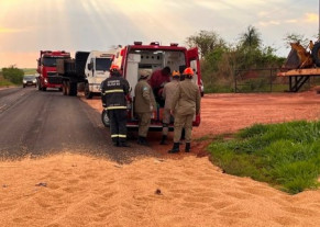 Acidente envolvendo carretas mata motorista e deixa outro ferido entre Ivinhema e Deodápolis
