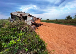 Acidente envolvendo carretas mata motorista e deixa outro ferido entre Ivinhema e Deodápolis