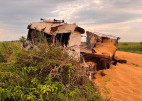 Acidente envolvendo carretas mata motorista e deixa outro ferido entre Ivinhema e Deodápolis