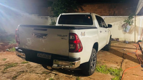 Um morto e 4 presos em operação contra furtos de caminhonetes na Capital