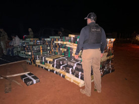 Homens são presos com 9 toneladas de maconha que seriam enviadas ao Brasil