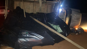 Homens são presos com 9 toneladas de maconha que seriam enviadas ao Brasil