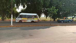 Homem é preso pela PMR com micro-ônibus escolar lotado de maconha na MS-379