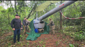 Senad apreende helicóptero e armas em acampamento do tráfico