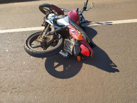 Motociclista que estava indo ajudar o genro morre após colisão com carro em Dourados
