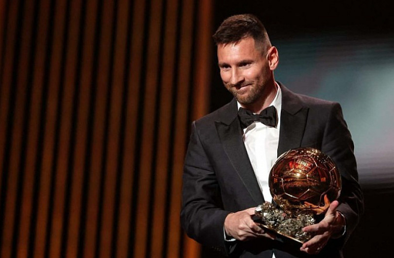 Lionel Messi Conquista Oitava Bola De Ouro | Ligado Na Notícia