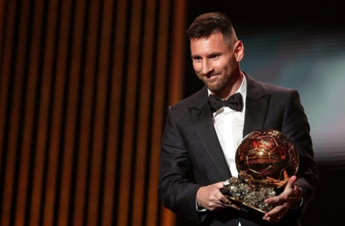 Lionel Messi Conquista Oitava Bola De Ouro | Ligado Na Notícia