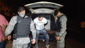 Trio é preso suspeito de participar de assalto em marmoraria e envolvimento com drogas em Dourados