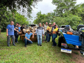 Grupo de pescadores promove limpeza do Rio Dourados