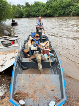 Grupo de pescadores promove limpeza do Rio Dourados