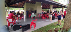 Grupo de pescadores promove limpeza do Rio Dourados