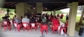 Grupo de pescadores promove limpeza do Rio Dourados