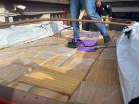 Douradenses são presos pela PRF com quase 8 toneladas de maconha em caminhão