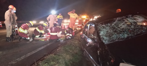 Trabalhador que estava retirando cone de rodovia é atropelado e tem pernas quebradas em Dourados