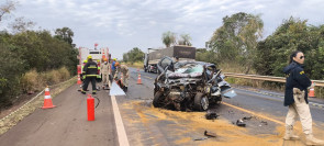 VÍDEO: Acidente entre carreta e carro mata quatro pessoas na BR-163 em Douradina
