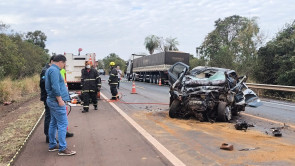 VÍDEO: Acidente entre carreta e carro mata quatro pessoas na BR-163 em Douradina
