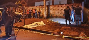 Motociclista é assassinado a tiros próximo à casa da mãe