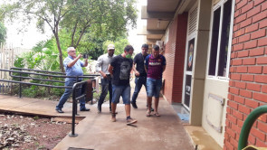 SIG prende 2 envolvidos em roubo a supermercado no Jardim Água Boa; 1 ainda está foragido