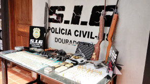 Polícia apreende arsenal em casa de pecuarista acusado de mandar matar idoso