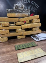 Polícia fecha ponto de distribuição de droga e prende 3