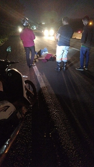 Vítima caída ao solo antes da chegada do socorro; Fotos: Ligado Na Redação